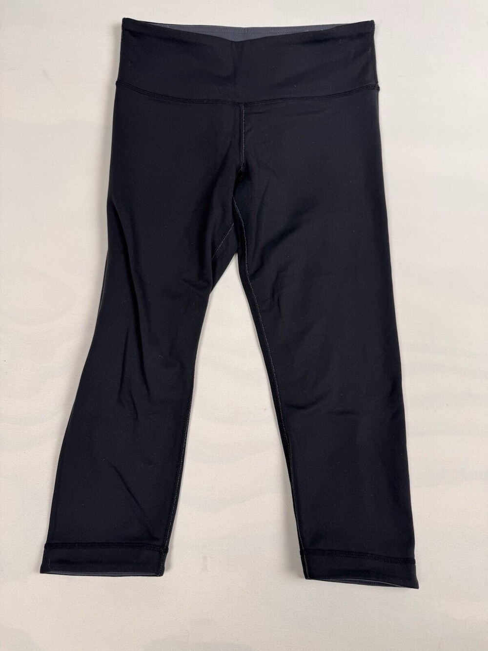 Lululemon Wunder Under Crop Leggings Women's 6 Black with Gray Inside
